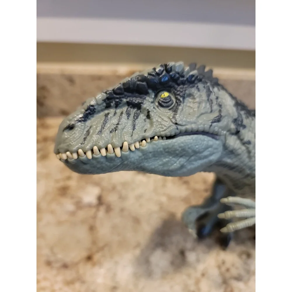 Jurassic World Dominion Strike 'N Roar Giganotosaurus Dinosaur Figure Works 23
